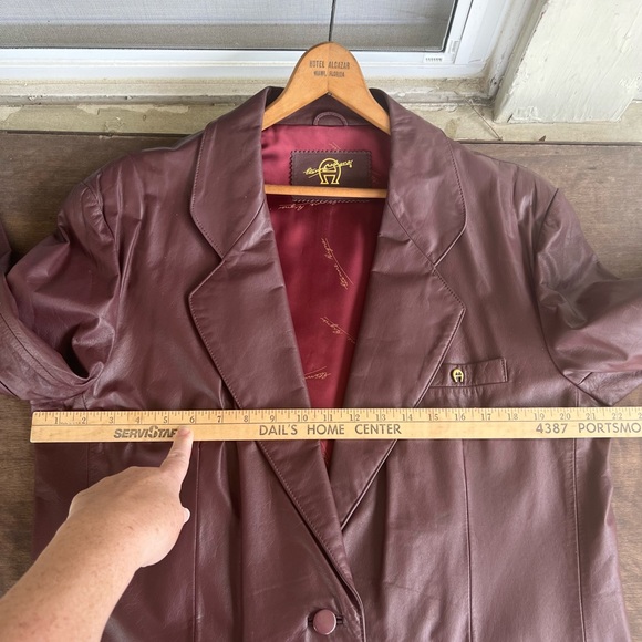 Vintage ETIENNE AIGNER Ox Blood Leather 2 Button Blazer Jacket Pockets Women - Picture 7 of 8